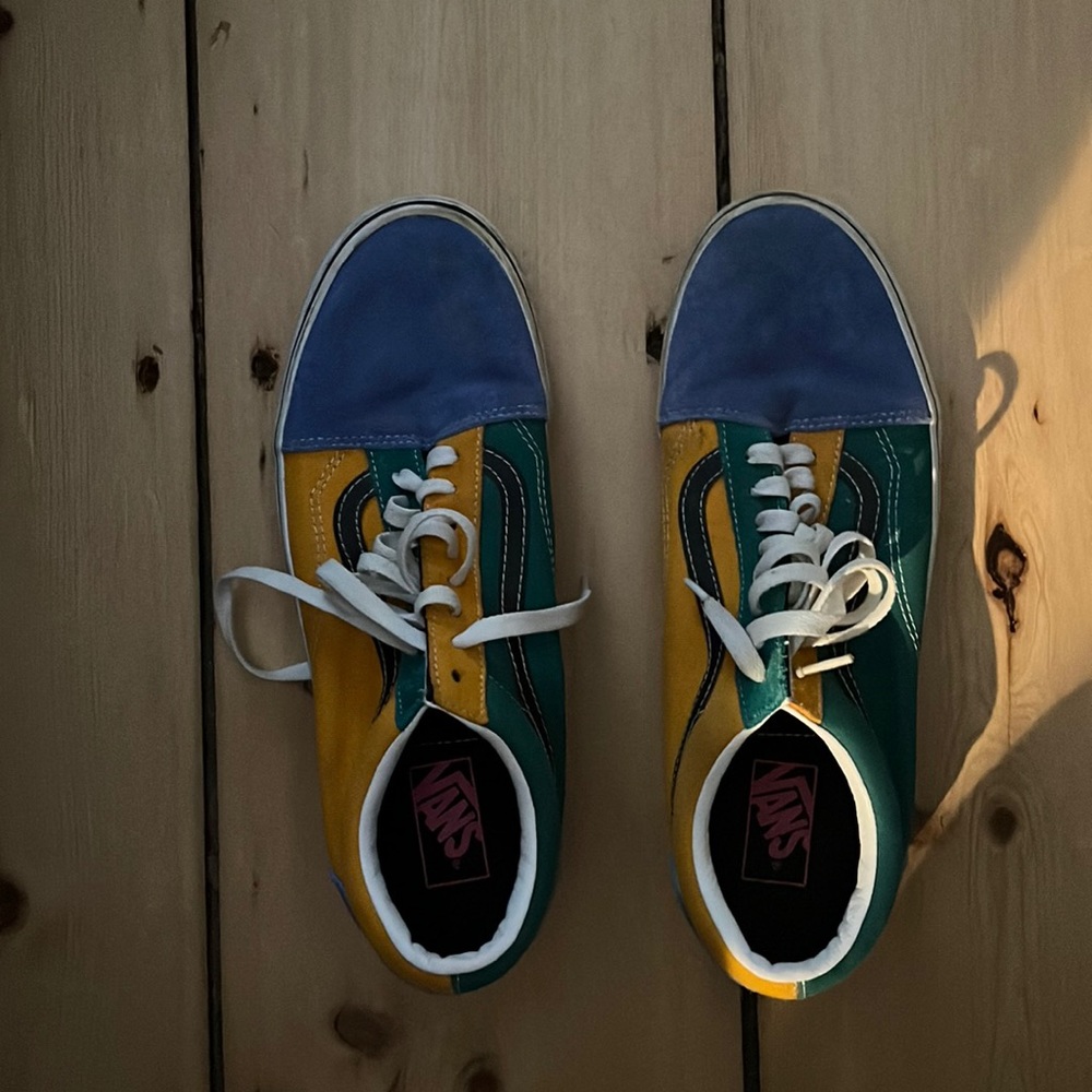 Vans off the wall Sneakers.